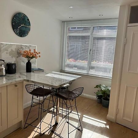 Stylish, Smart & Fun 4 Bed Home Londra Exterior foto