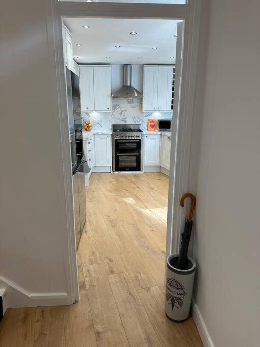 Stylish, Smart & Fun 4 Bed Home Londra Exterior foto