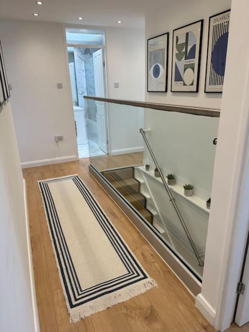 Stylish, Smart & Fun 4 Bed Home Londra Exterior foto
