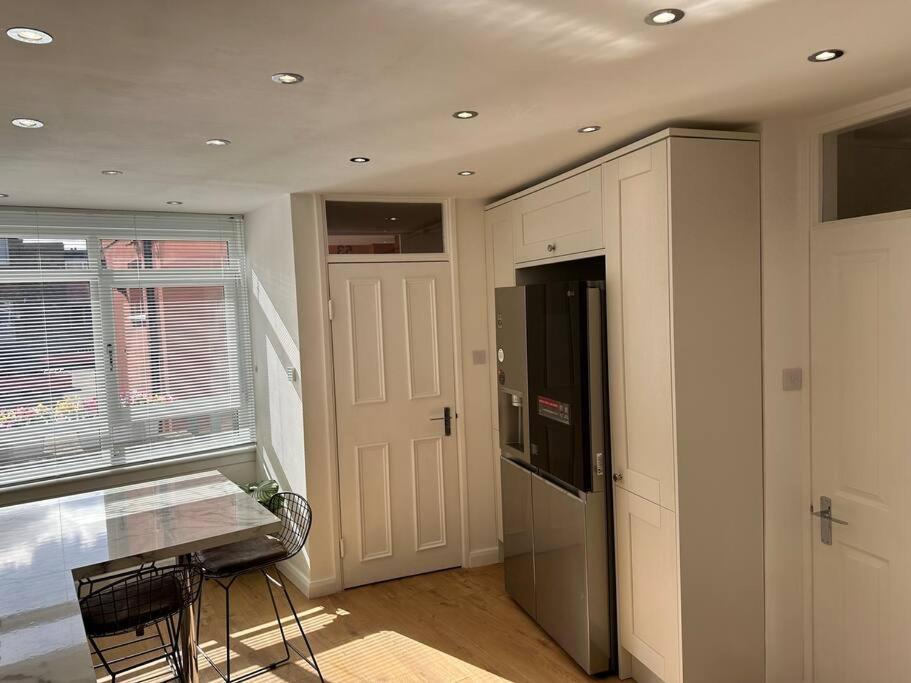 Stylish, Smart & Fun 4 Bed Home Londra Exterior foto