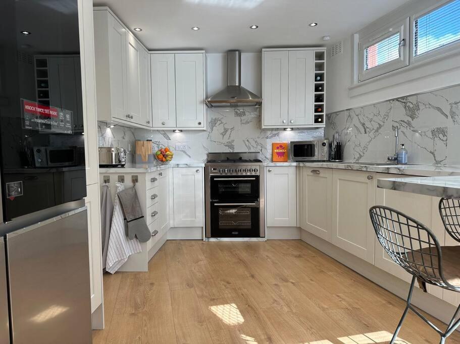 Stylish, Smart & Fun 4 Bed Home Londra Exterior foto