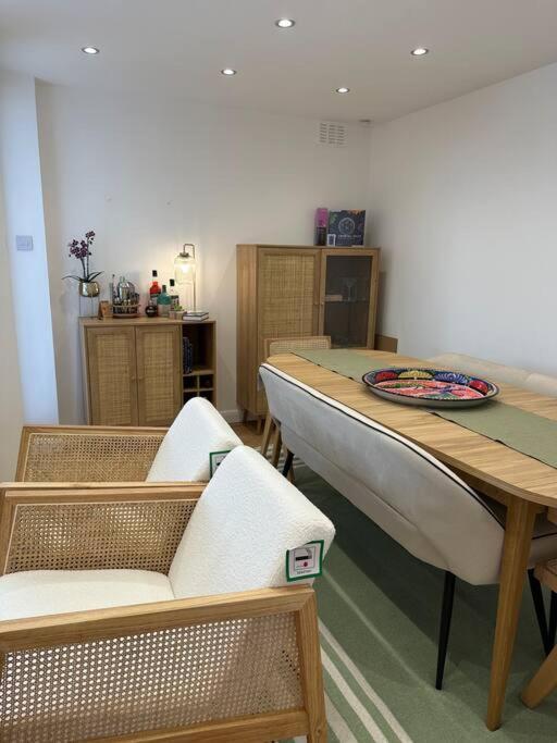 Stylish, Smart & Fun 4 Bed Home Londra Exterior foto