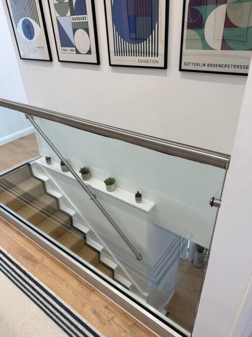 Stylish, Smart & Fun 4 Bed Home Londra Exterior foto