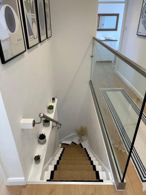 Stylish, Smart & Fun 4 Bed Home Londra Exterior foto